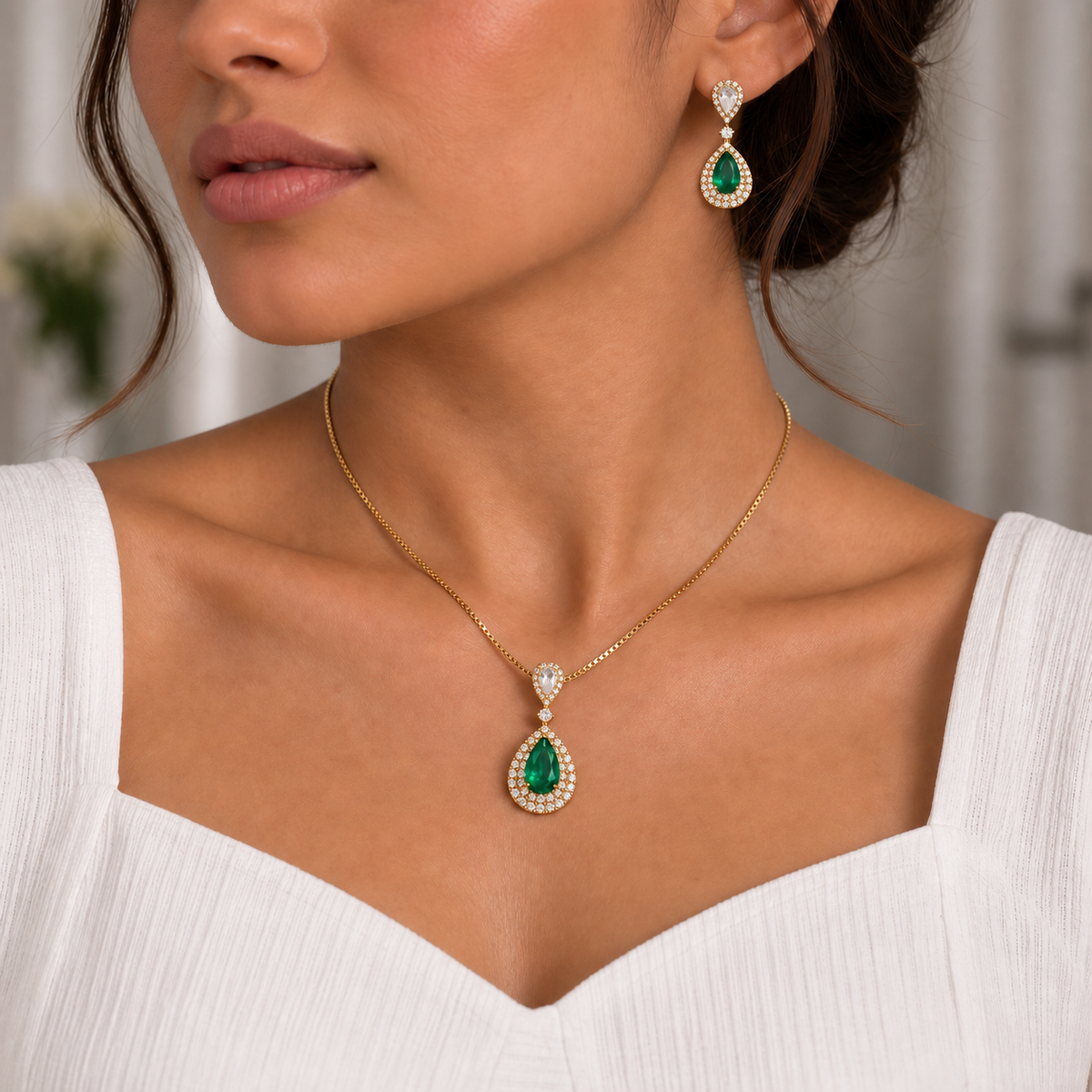 Emerald Elegance Jewellery Set